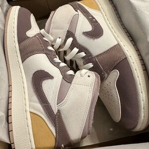 Nike Air Jordan 1